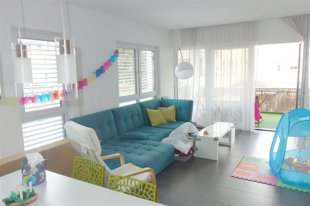 Moderne 3-Zimmer-Wohnung mit Balkon und EBK in zentraler Lage von Trier - Foto 1