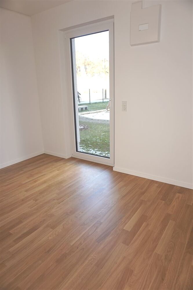 Trier: Stilvolle 2-ZKB in direkter Mosellage – großzügige Terrasse & hochwertige Einbauküche inklusive - Photo 1