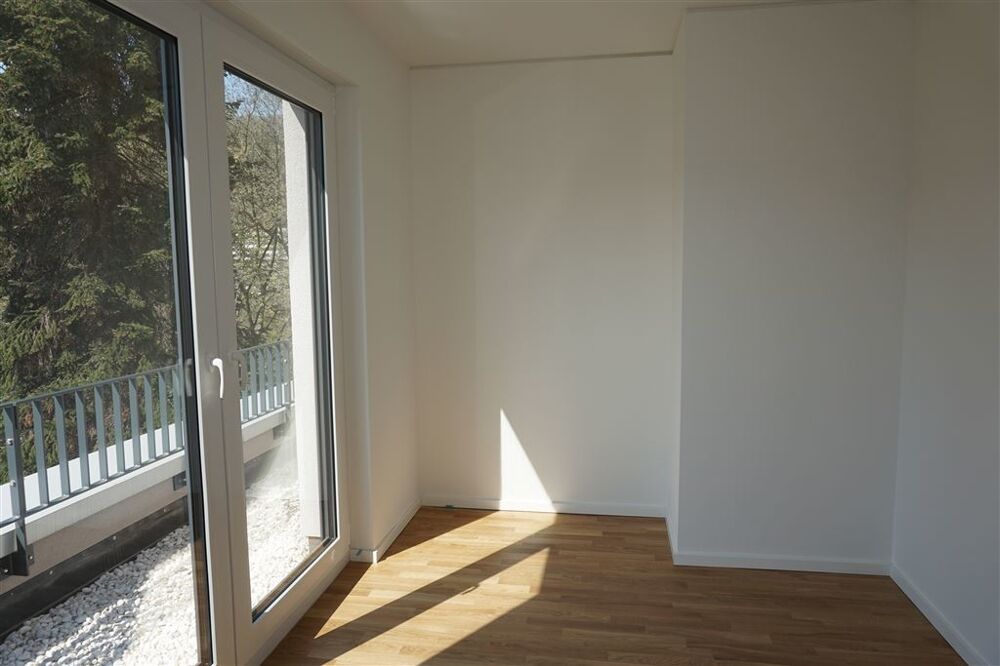 Exklusives Penthouse mit Dachterrasse & Moselblick – hochwertige Einbauküche inklusive - Photo 3