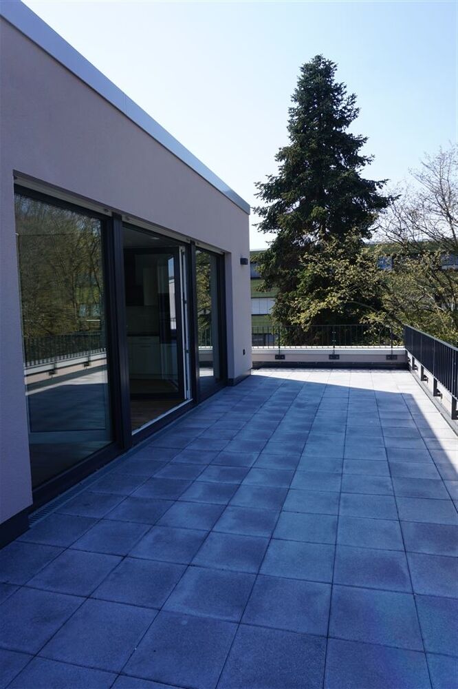 Exklusives Penthouse mit Dachterrasse & Moselblick – hochwertige Einbauküche inklusive - Photo 4