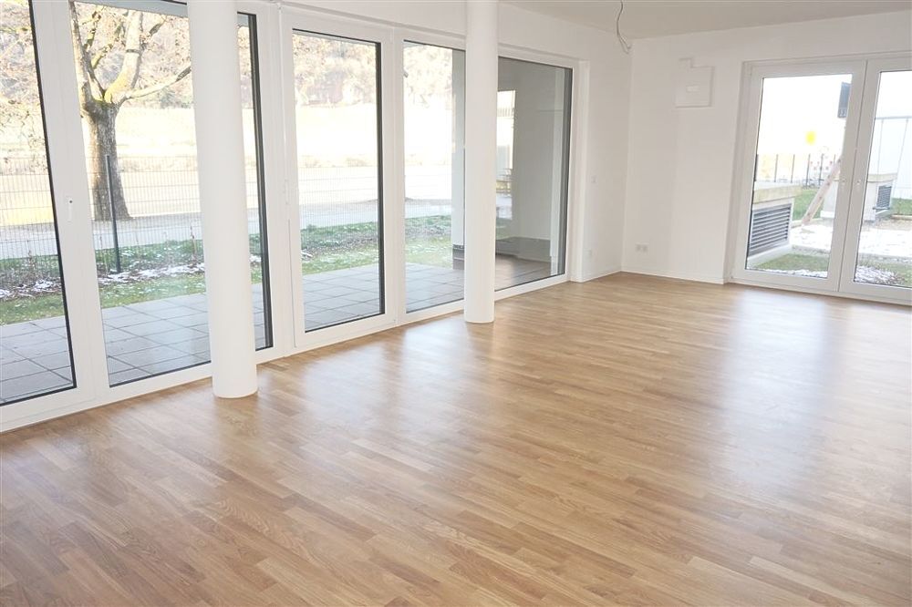 Trier: Wohnung in attraktiver Mosellage mit Einbauküche und großer Terrasse mit toller Aussicht. - Photo 1
