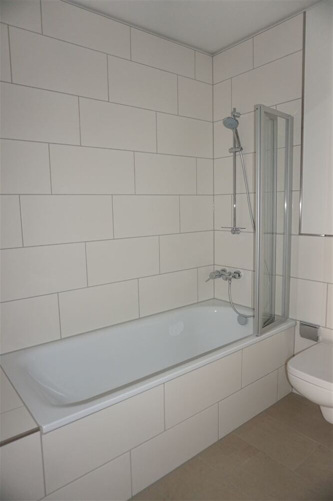 Moderne 2-ZKB mit Einbauküche & Balkon in begehrter Mosellage - Foto 4