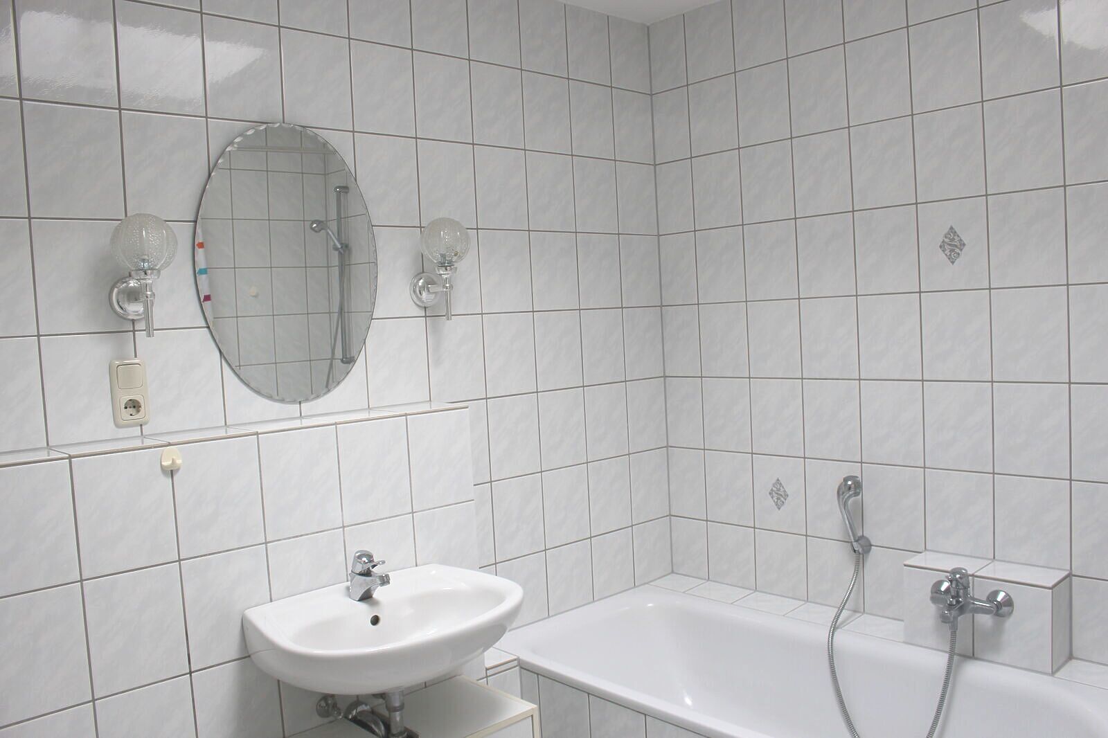 Gepflegte 3-Zimmer-Wohnung mit sonnigem Balkon und Stellplatz in begehrter Lage in Trier-Ruwer. - Photo 3