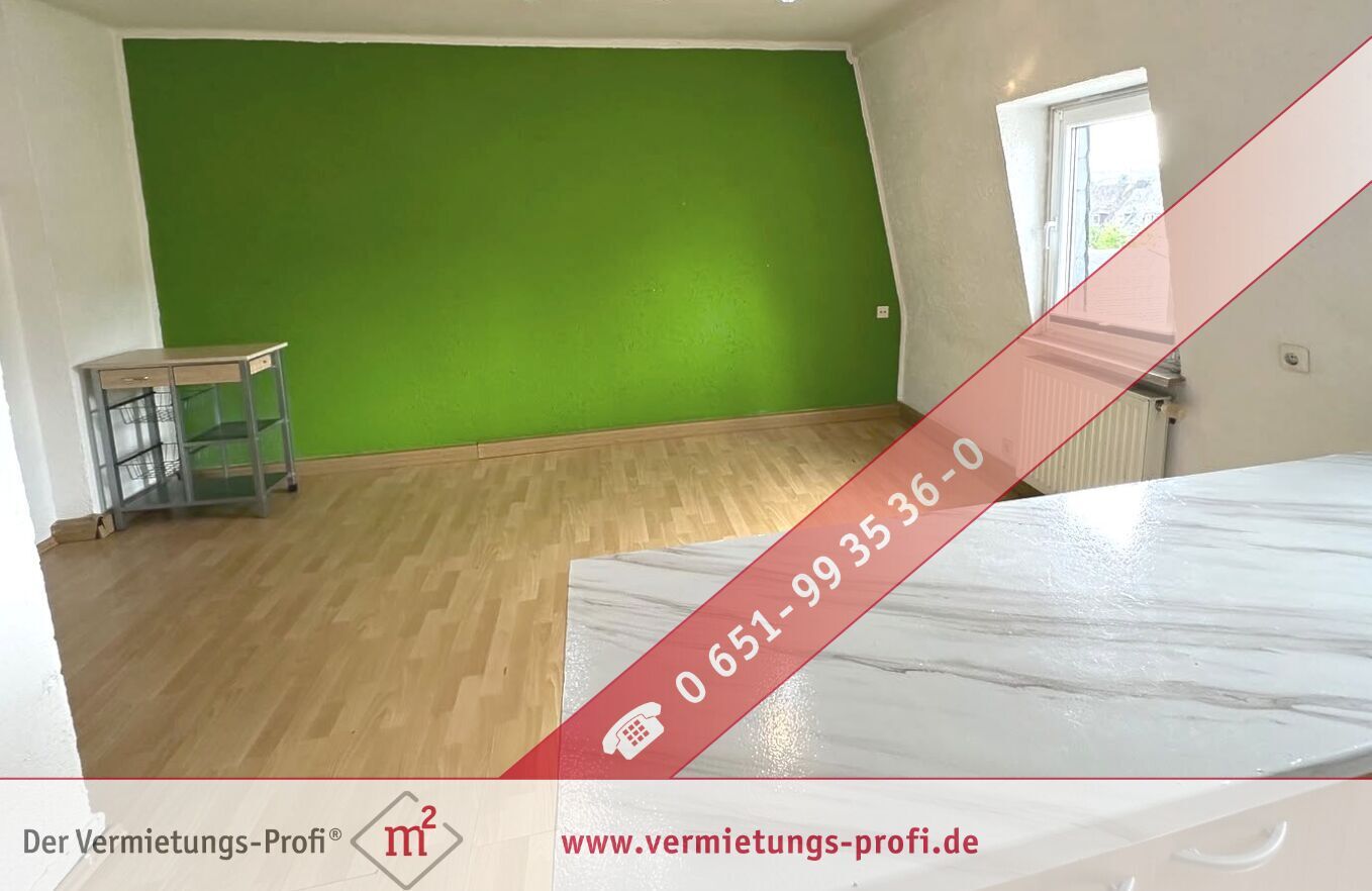 Charmante Dachgeschosswohnung mit 3 Zimmern, Wohnküche & Tageslichtbad - Photo 1