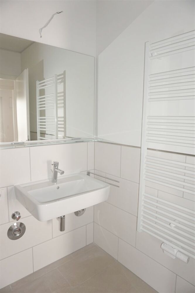 Moderne 2-ZKB mit Einbauküche & Balkon in begehrter Mosellage - Photo 3
