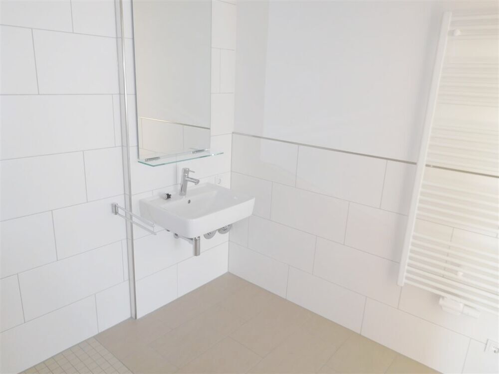 Moderne 2-Zimmer-Wohnung mit Einbauküche, Terrasse und Kellerraum - Photo 5