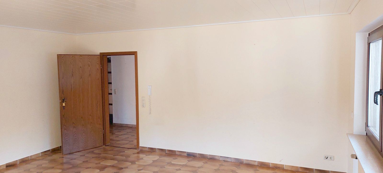 Traumhaft gelegene 3-Zimmer-Wohnung in Zerf mit Balkon und Gartenmitbenutzung - Photo 3