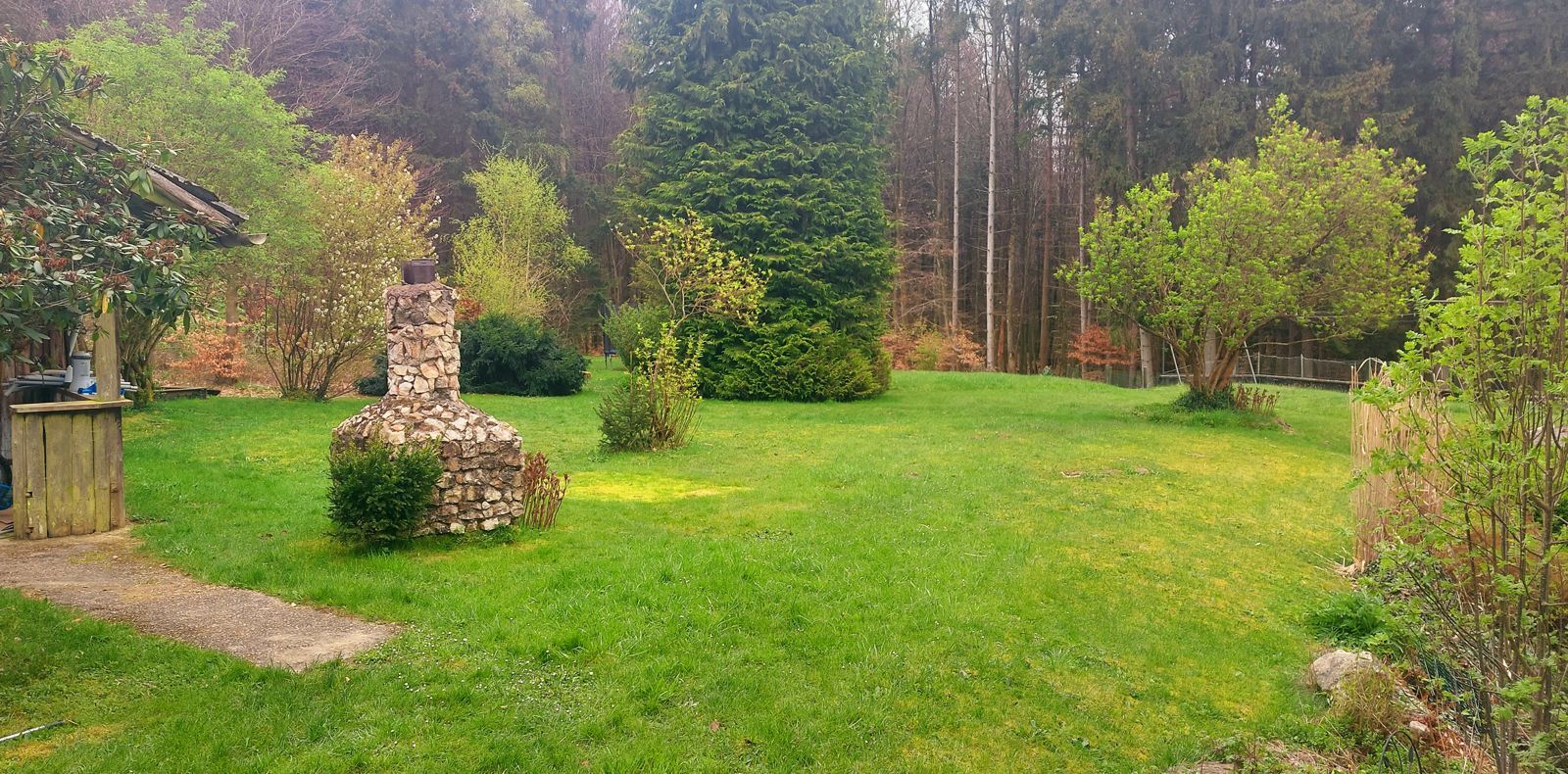 Traumhaft gelegene 3-Zimmer-Wohnung in Zerf mit Balkon und Gartenmitbenutzung - Photo 2