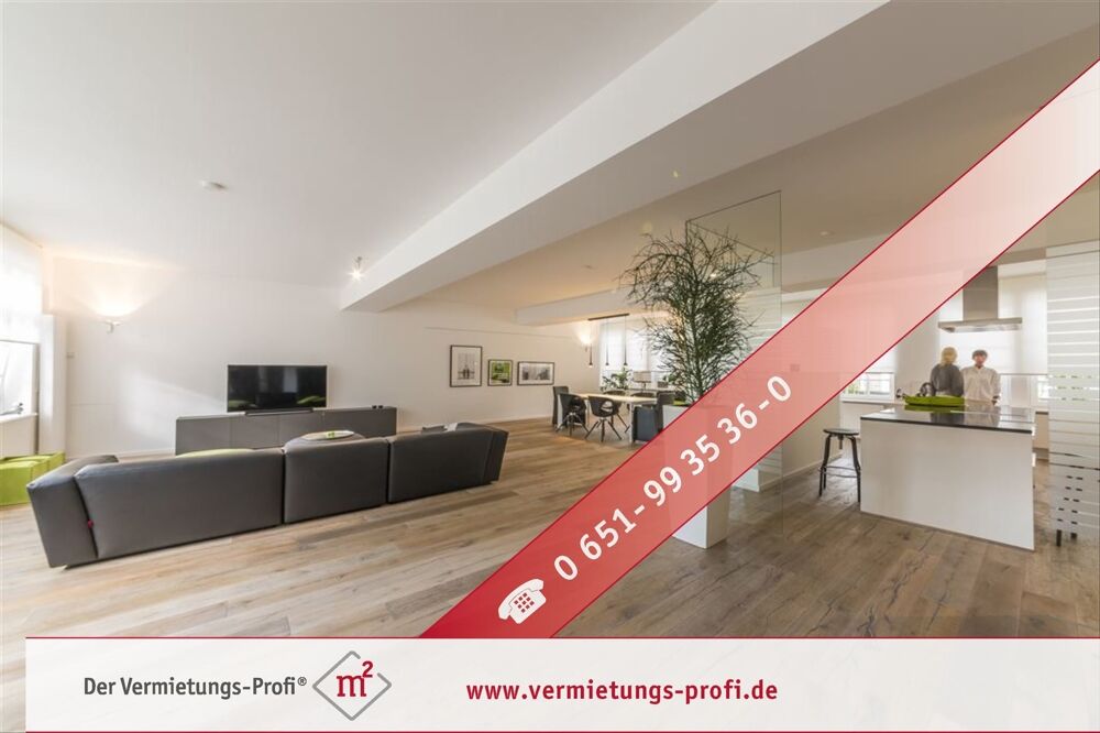 Exklusives Penthouse mit hochwertiger Einbauküche und Dachterrasse in direkter Innenstadtlage. - Photo 1