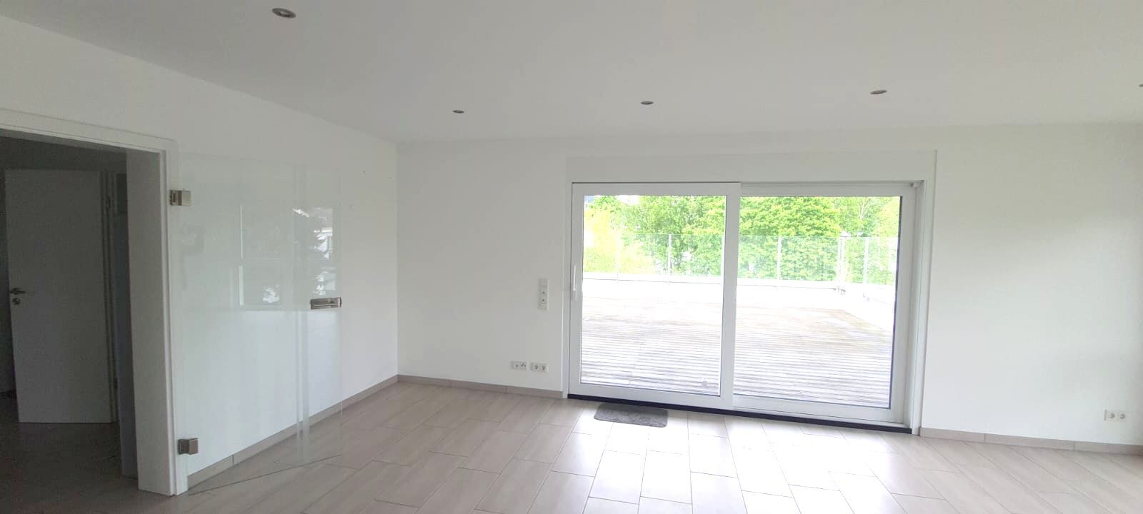 Traumwohnung mit Dachterrasse: Moderne 3-Zimmer-Penthouse-Wohnung in Moselnähe in Konz! - Photo 3