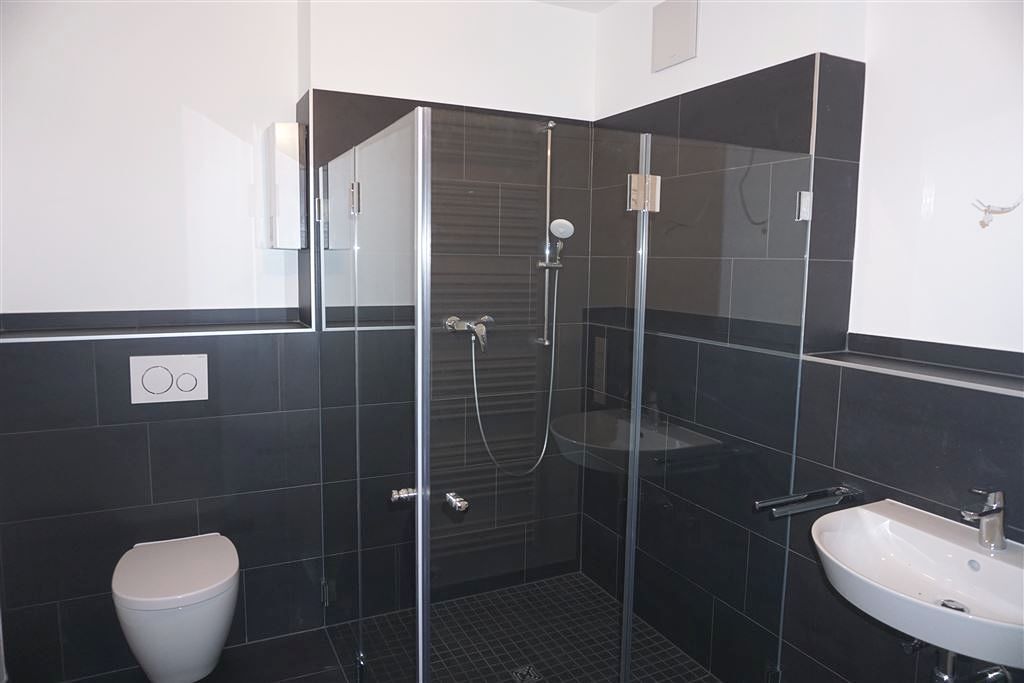 Luxuriöse, barrierefreie Mietwohnung inkl. Einbauküche, Balkon und Tiefgaragenstellplätze auf dem Petrisberg - Photo 5