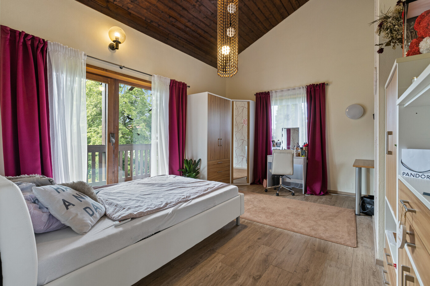 Schlafzimmer 1