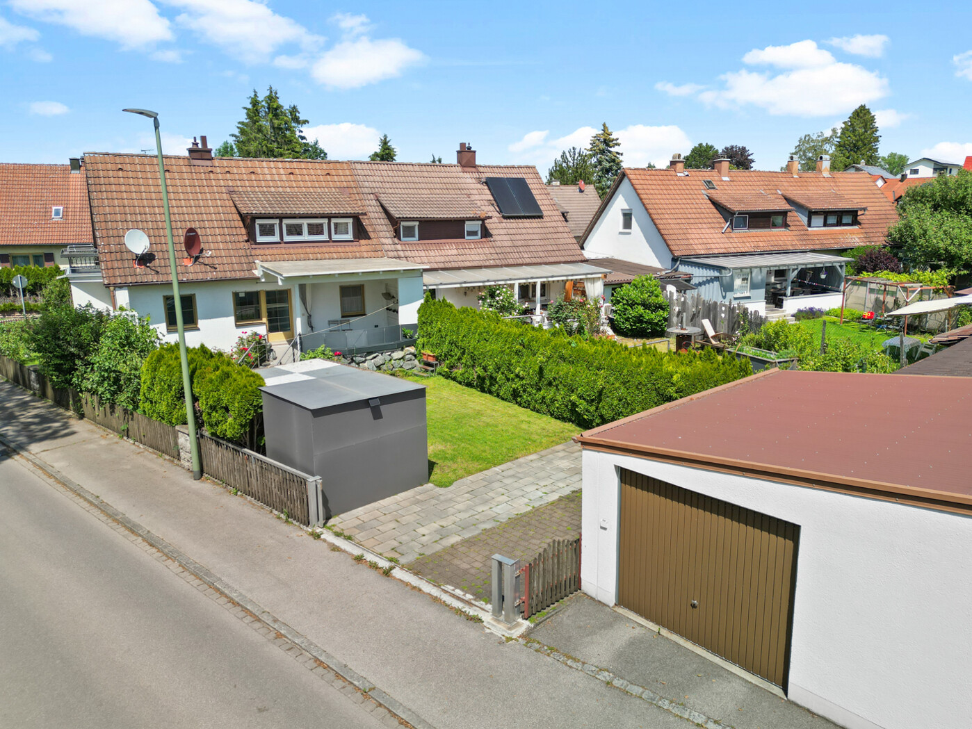 Grundstück mit Garage