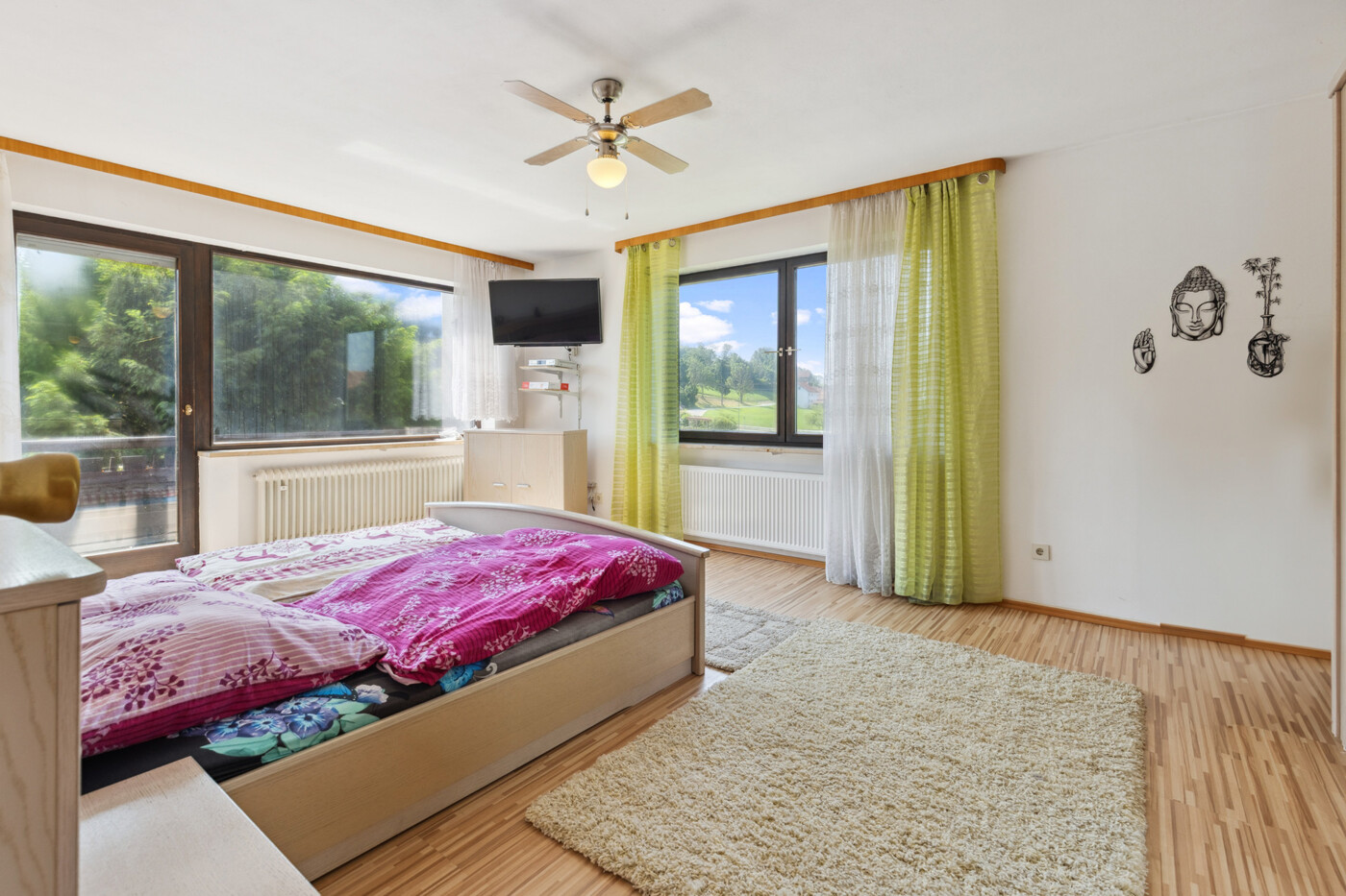 Schlafzimmer mit Balkon