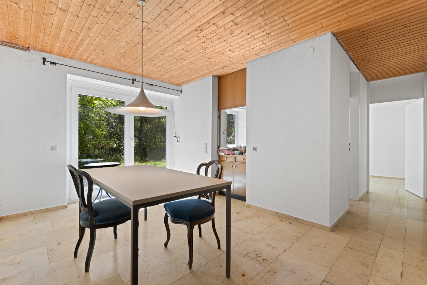 Küche und Essbereich