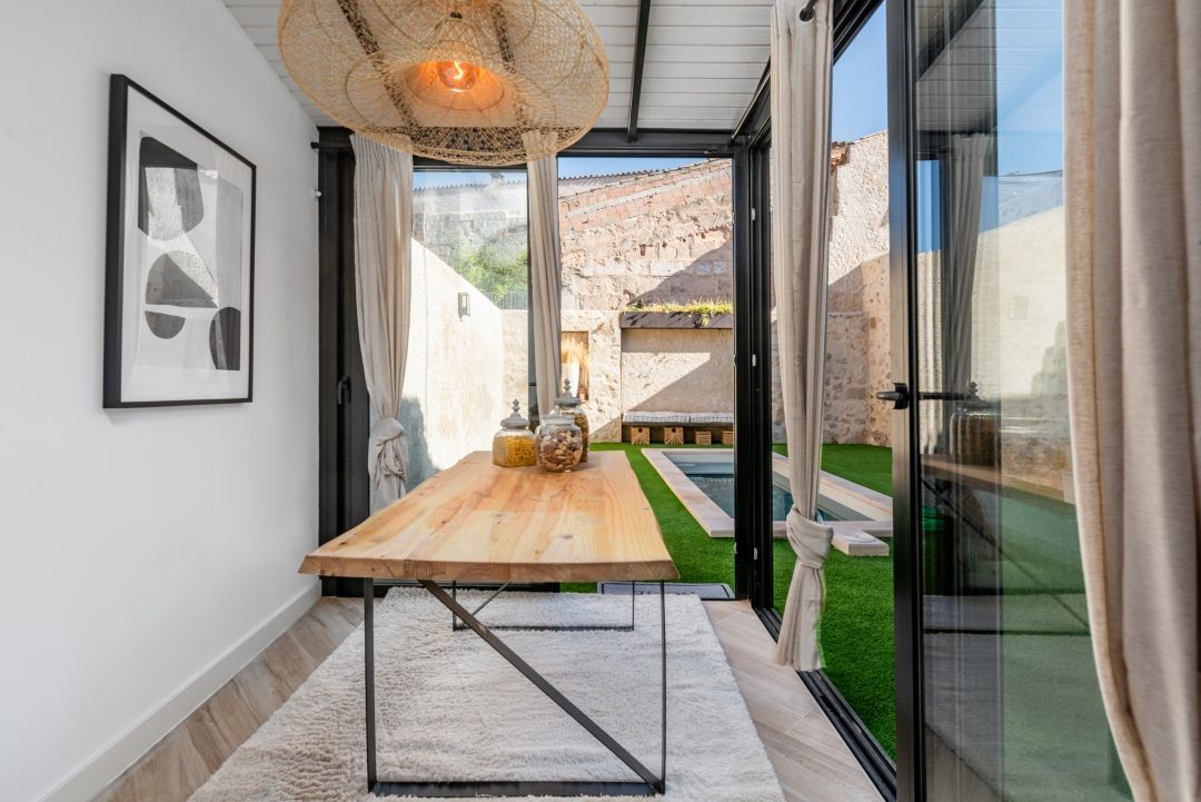 Renovada-casa-de-pueblo-con-piscina-en-Sant-Joan