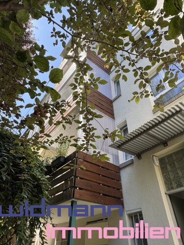 Hinterhof mit Blick auf die Balkone