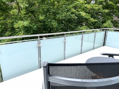 Südbalkon mit Grünblick